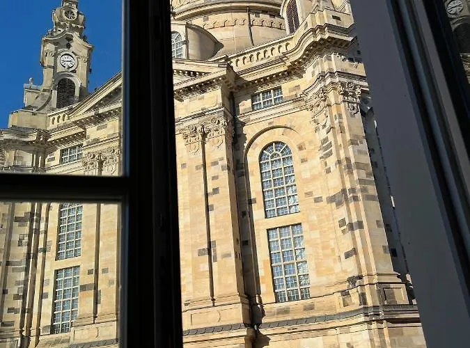 Gemuetliches Mit Blick Zur Frauenkirche